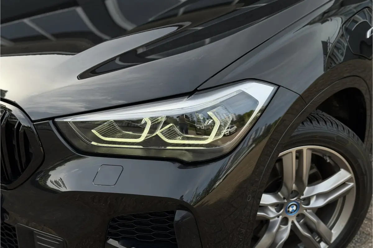 xDrive25e M-Sport | Panodak | Head-Up | Camera | Adaptive Cruise | Comfort Access | 35X op voorraad