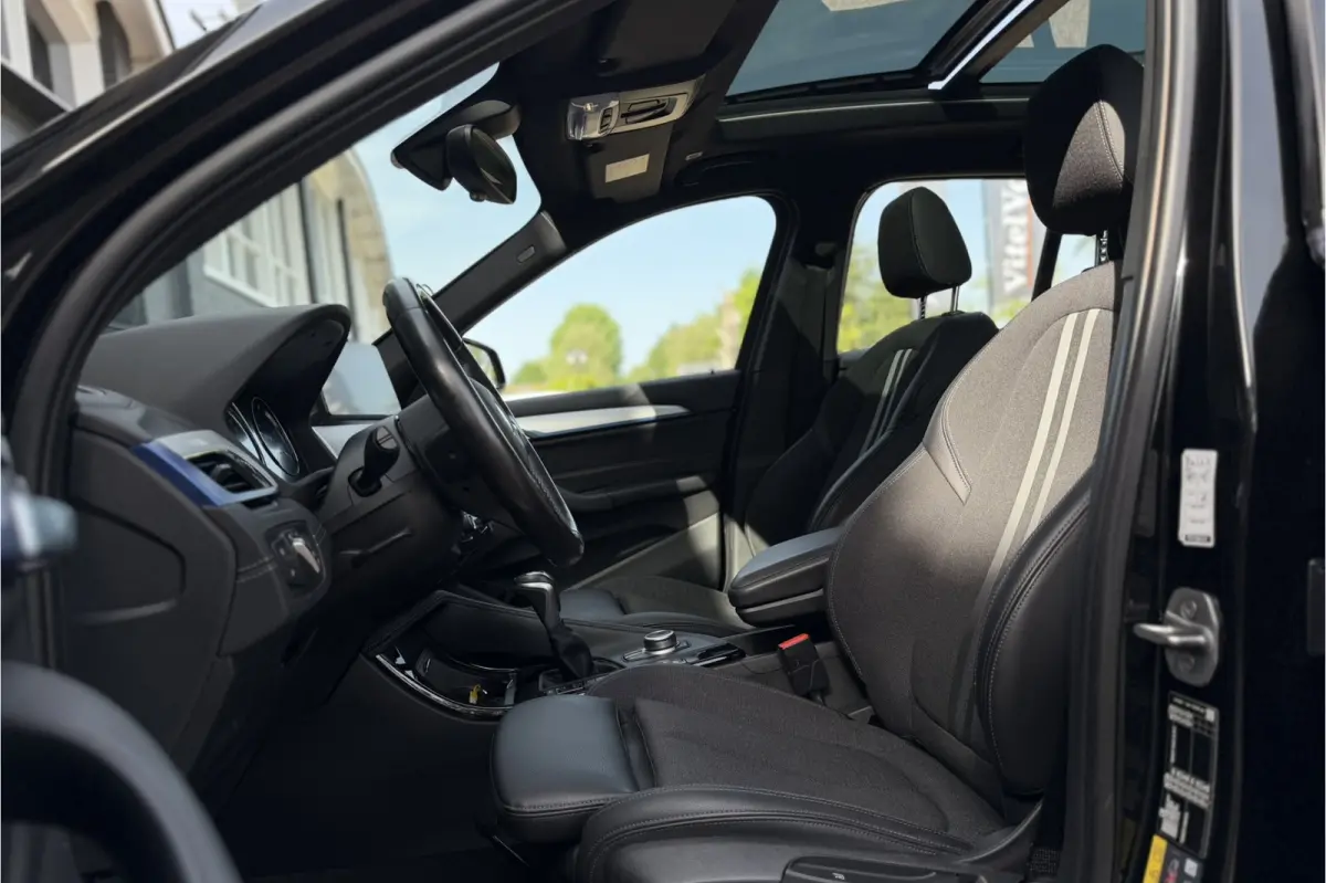 xDrive25e M-Sport | Panodak | Head-Up | Camera | Adaptive Cruise | Comfort Access | 35X op voorraad