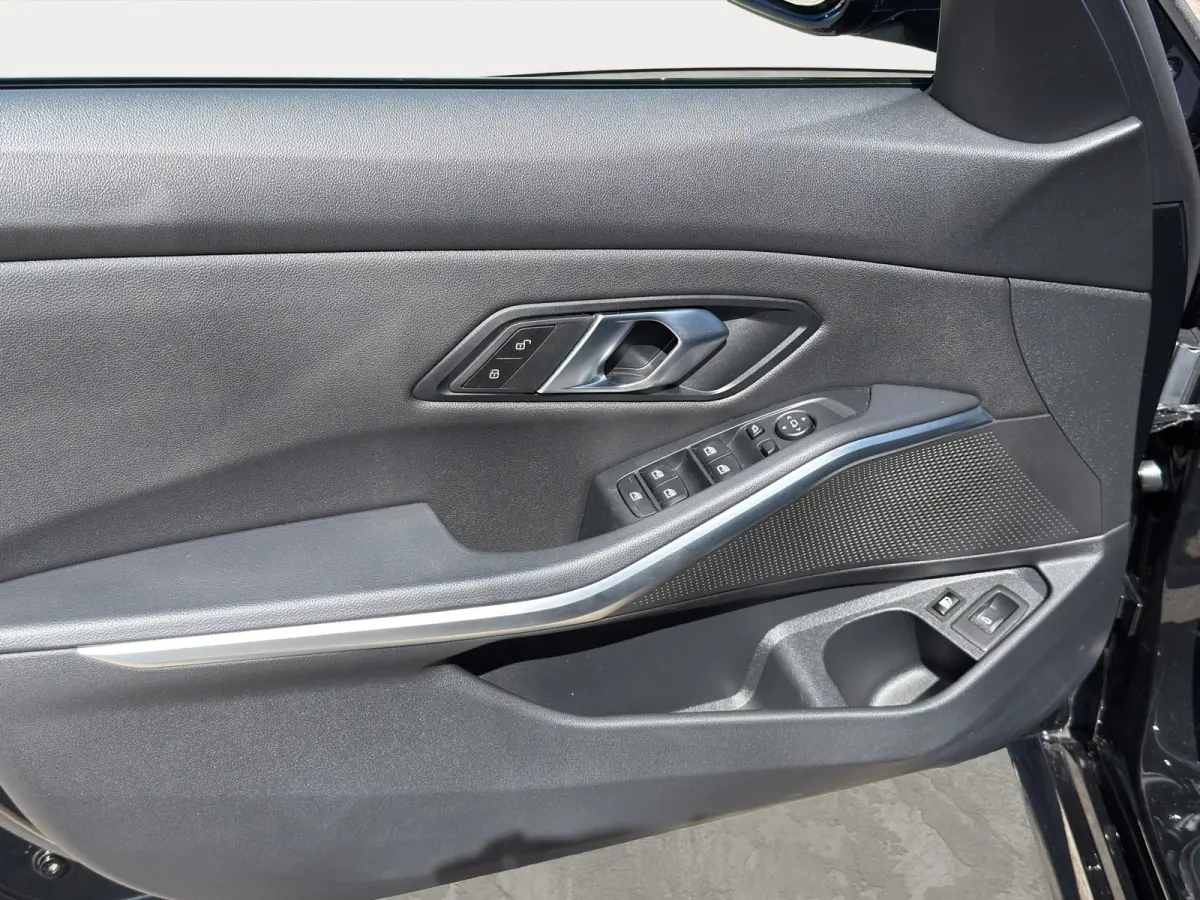 330e M-Sport Volleder | SoH 94% | 360 camera | Panoramadak | Cruise control adaptief | Verwarmd stuurwiel en stoelen |