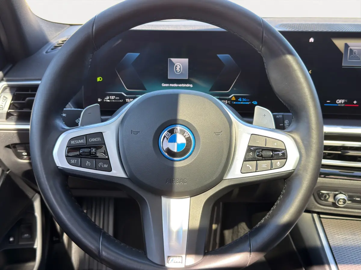 330e M-Sport Volleder | SoH 94% | 360 camera | Panoramadak | Cruise control adaptief | Verwarmd stuurwiel en stoelen |