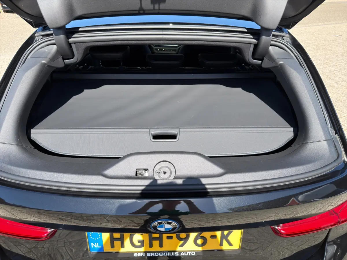330e M-Sport Volleder | SoH 94% | 360 camera | Panoramadak | Cruise control adaptief | Verwarmd stuurwiel en stoelen |