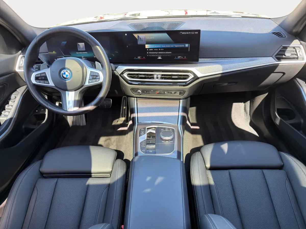 330e M-Sport Volleder | SoH 94% | 360 camera | Panoramadak | Cruise control adaptief | Verwarmd stuurwiel en stoelen |