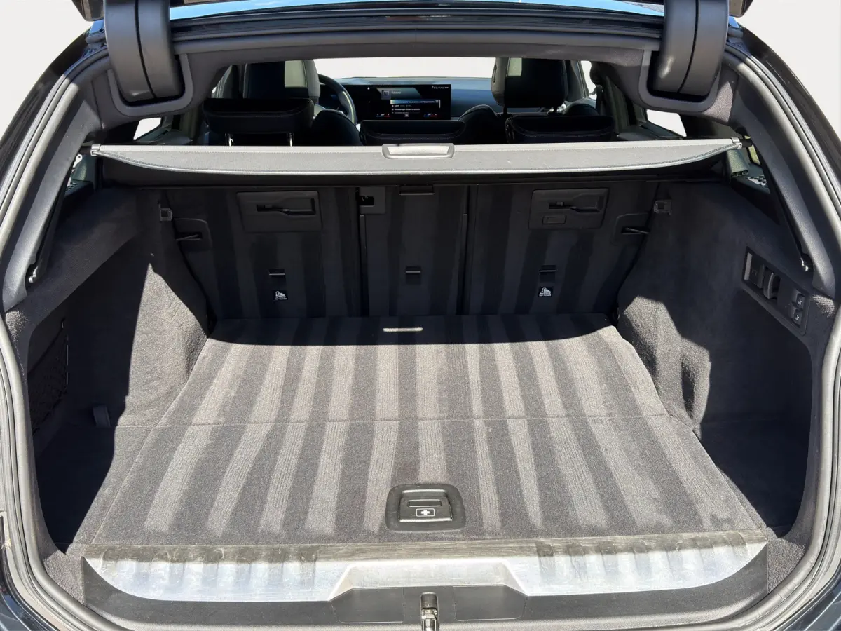 330e M-Sport Volleder | SoH 94% | 360 camera | Panoramadak | Cruise control adaptief | Verwarmd stuurwiel en stoelen |