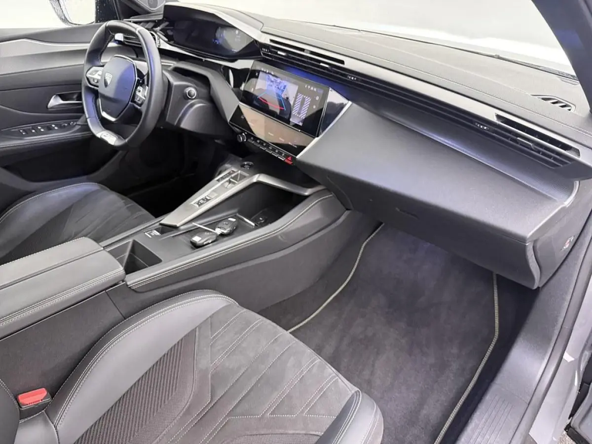 1.6T Plug-in HYbrid 225PK Automaat GT Alcantara/ Nav/Camera/Led/El.Klep/CarPlay