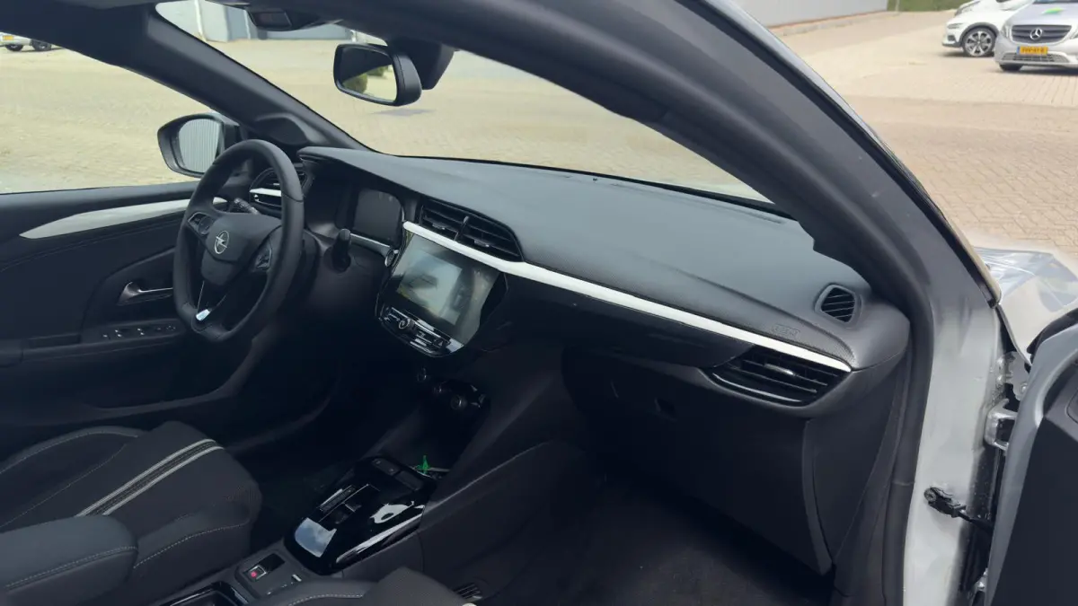 1.2 Turbo Hybrid GS Automaat | Camera | Keyless | Cruise Control | Apple Carplay / Android Auto | | Afwijkende dakkleur | Airco | Armsteun voor