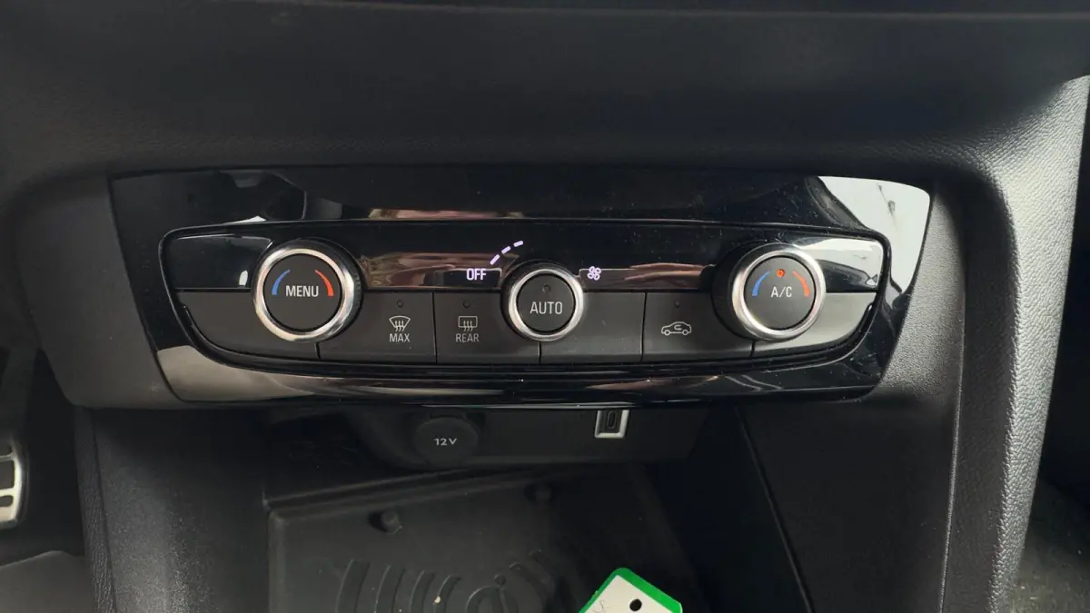 1.2 Turbo Hybrid GS Automaat | Camera | Keyless | Cruise Control | Apple Carplay / Android Auto | | Afwijkende dakkleur | Airco | Armsteun voor
