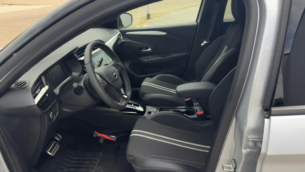 1.2 Turbo Hybrid GS Automaat | Camera | Keyless | Cruise Control | Apple Carplay / Android Auto | | Afwijkende dakkleur | Airco | Armsteun voor