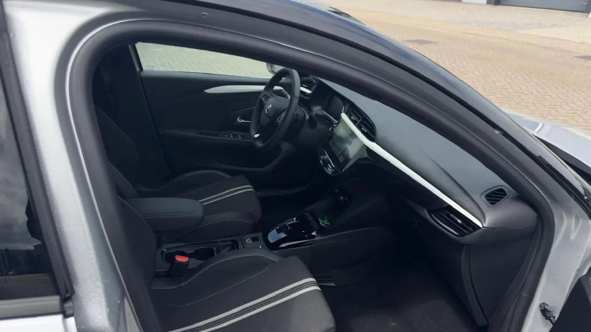 1.2 Turbo Hybrid GS Automaat | Camera | Keyless | Cruise Control | Apple Carplay / Android Auto | | Afwijkende dakkleur | Airco | Armsteun voor