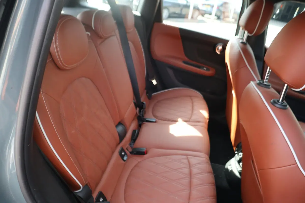 Cooper | Parkeersensoren achter | Comfort Acces | Harman Kardon | Piano black exterieur | Leder