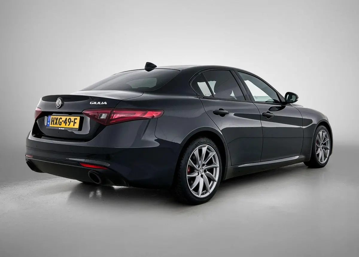 2.0T Sprint | AUTOMAAT | ACHTERUITRIJCAMERA | APPLE CARPLAY - ANDROID AUTO | HALF LEDER | PARKEERSENSOREN | DAB RADIO | ADAPTIVE CRUISE CONTROL | BI XENON |