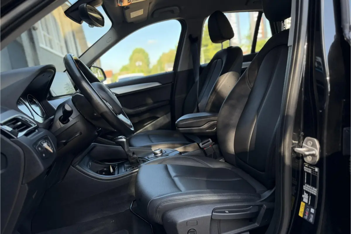 xDrive25e | Leder | Trekhaak | Head-Up | Camera | LED | PDC V & A