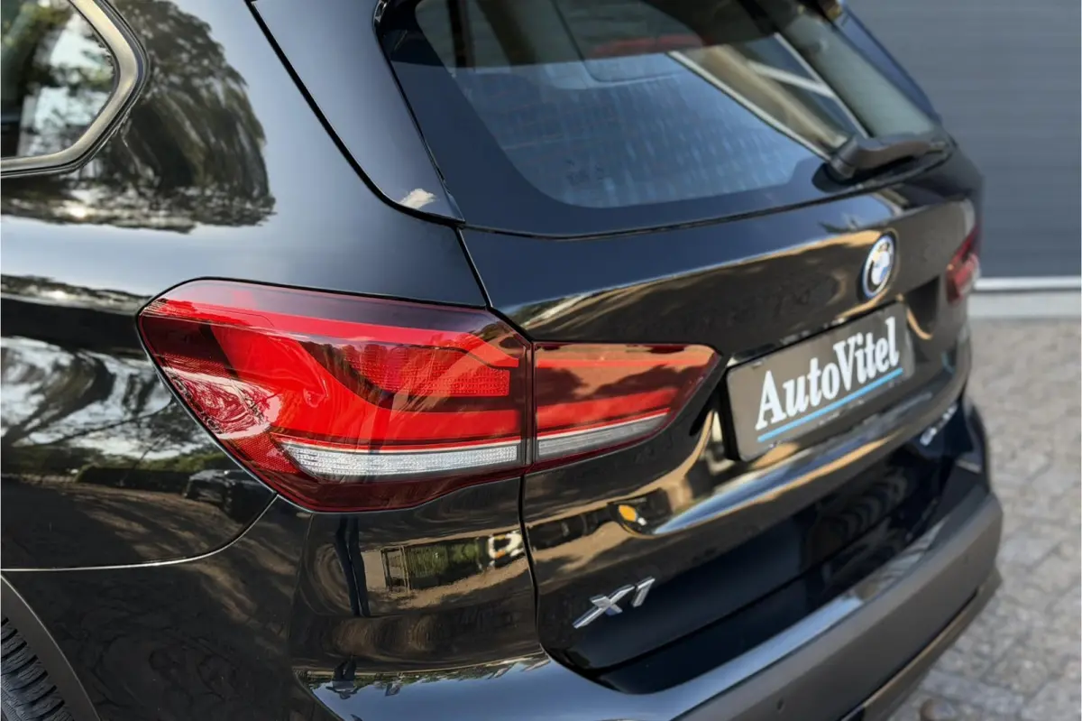 xDrive25e | Leder | Trekhaak | Head-Up | Camera | LED | PDC V & A