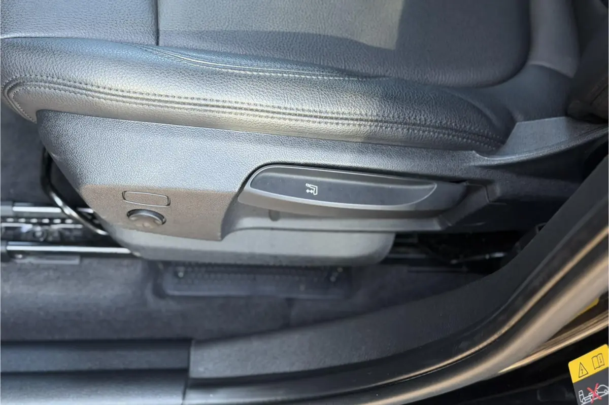 xDrive25e | Leder | Trekhaak | Head-Up | Camera | LED | PDC V & A
