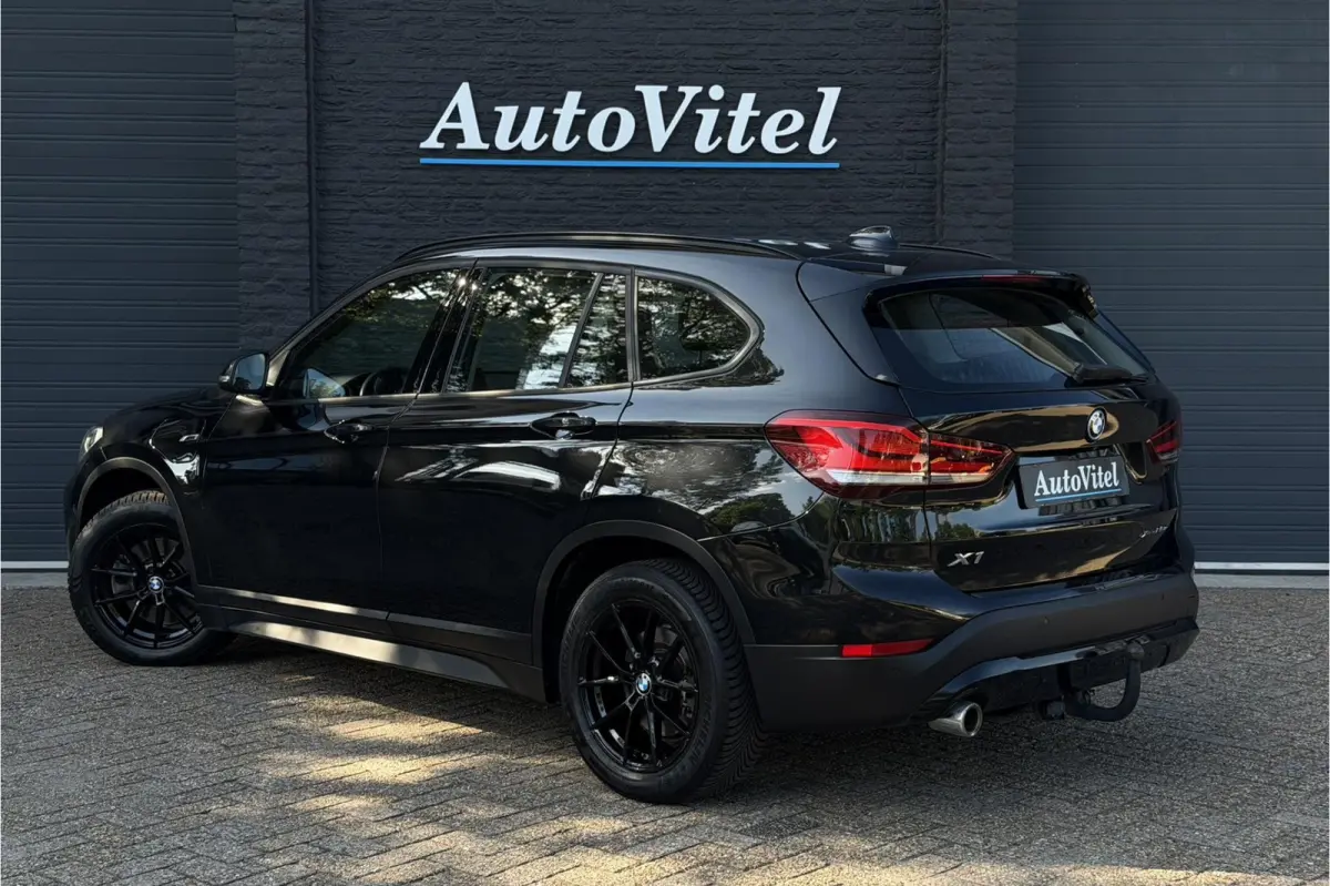 xDrive25e | Leder | Trekhaak | Head-Up | Camera | LED | PDC V & A