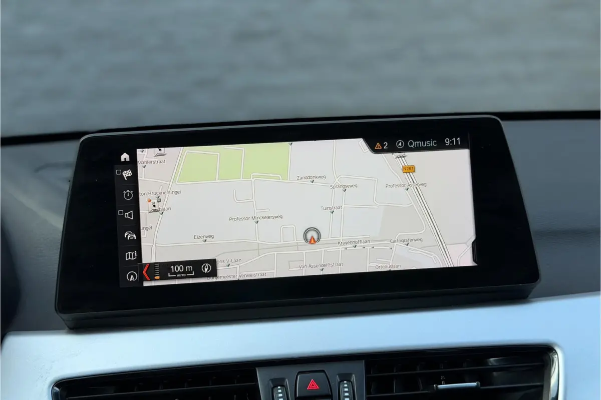 xDrive25e | Leder | Trekhaak | Head-Up | Camera | LED | PDC V & A