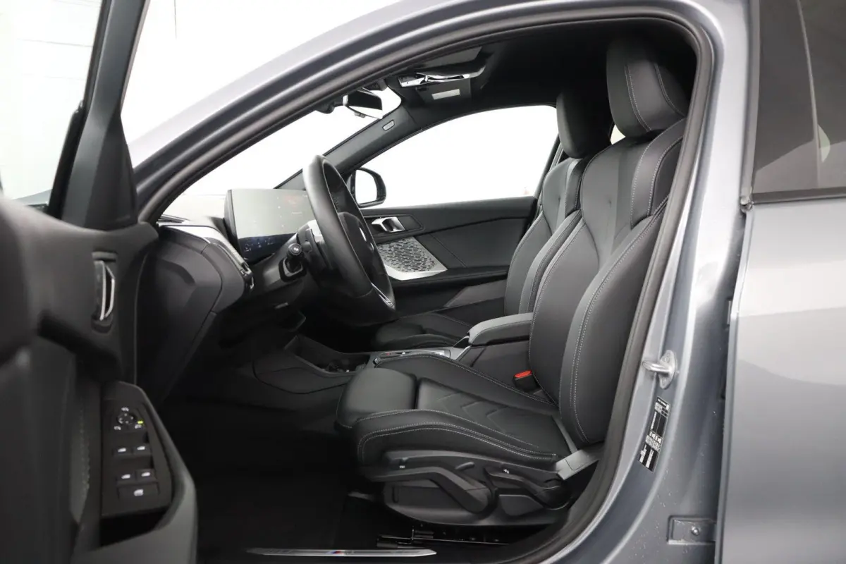 120 M Sport Design Edition | M Sportpakket Pro | voorstoelen verwarmd | achteruitrijcamera | M Adaptief onderstel | Driving Assistant Plus |