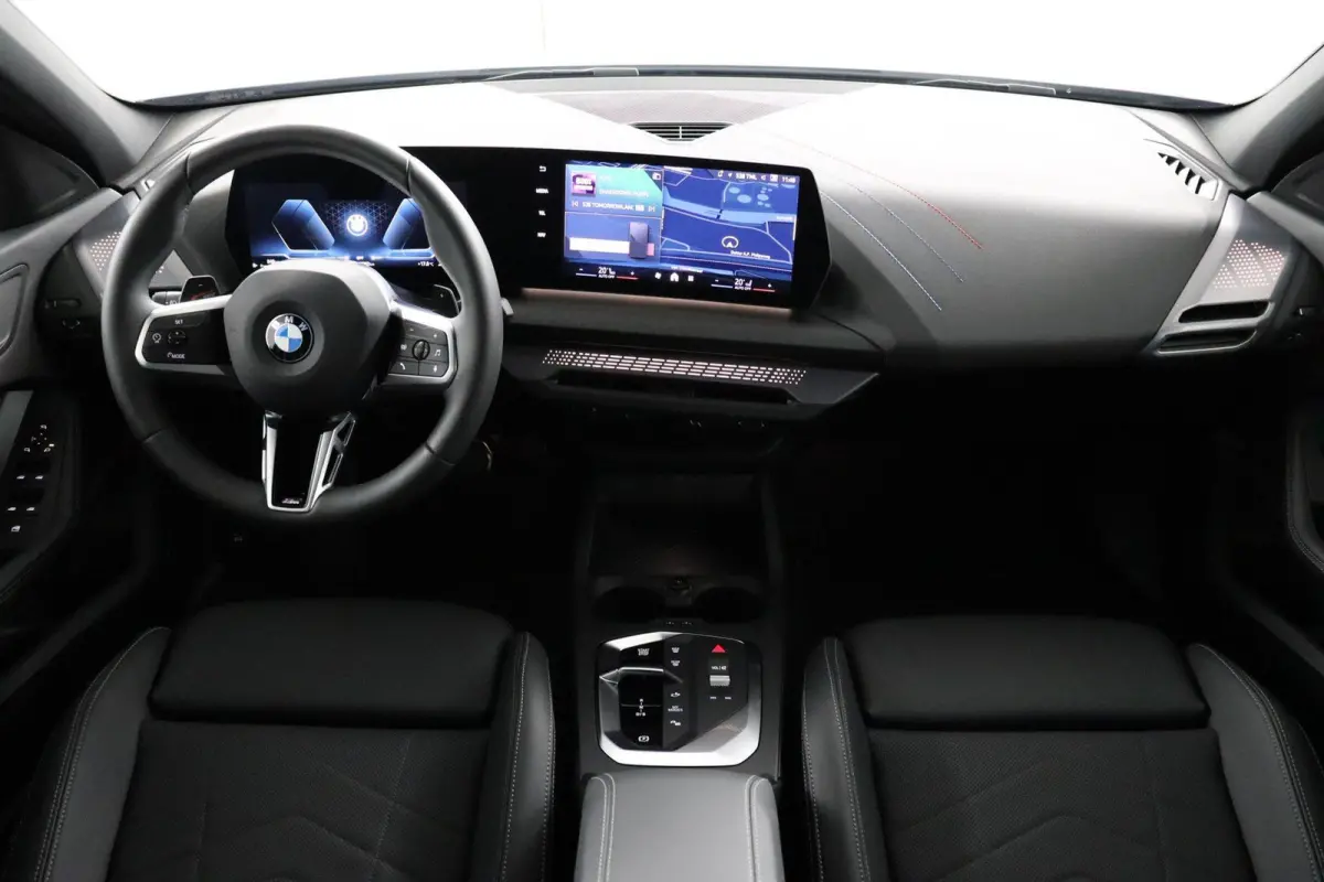 120 M Sport Design Edition | M Sportpakket Pro | voorstoelen verwarmd | achteruitrijcamera | M Adaptief onderstel | Driving Assistant Plus |