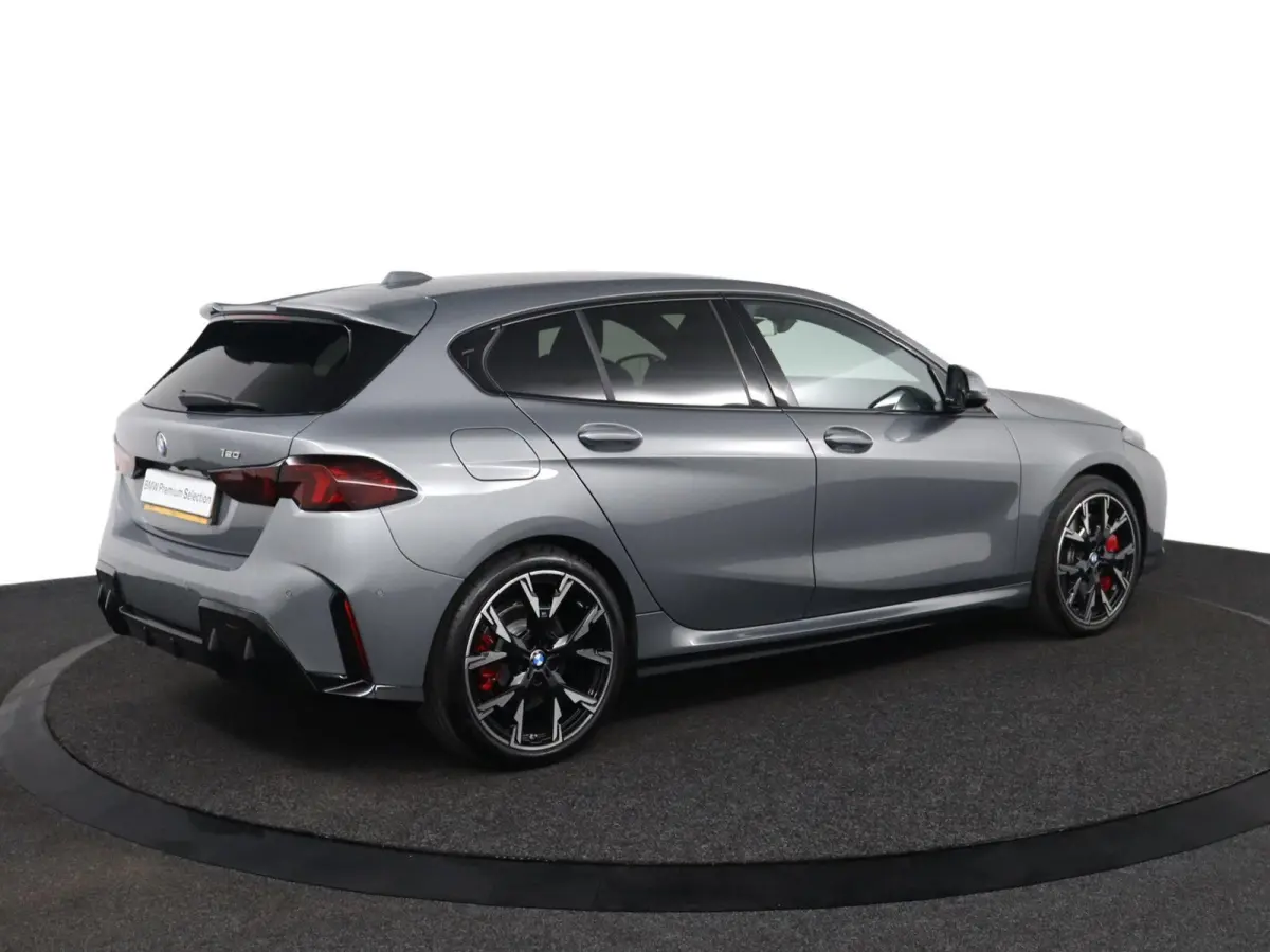 120 M Sport Design Edition | M Sportpakket Pro | voorstoelen verwarmd | achteruitrijcamera | M Adaptief onderstel | Driving Assistant Plus |