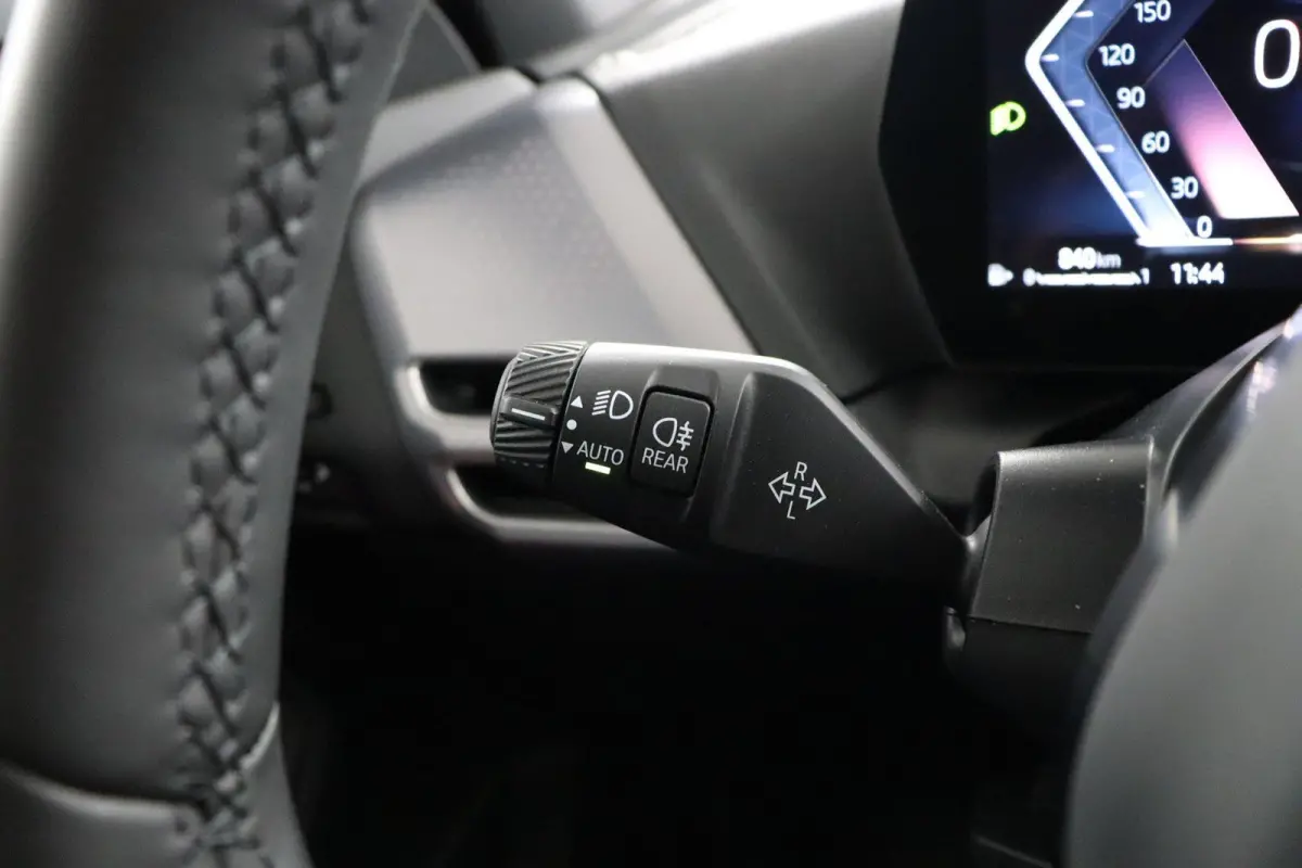 120 M Sport Design Edition | M Sportpakket Pro | voorstoelen verwarmd | achteruitrijcamera | M Adaptief onderstel | Driving Assistant Plus |