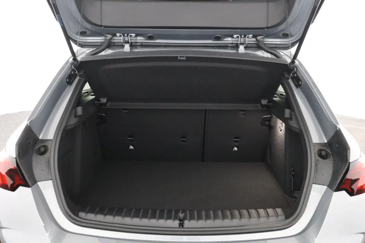 120 M Sport Design Edition | M Sportpakket Pro | voorstoelen verwarmd | achteruitrijcamera | M Adaptief onderstel | Driving Assistant Plus |