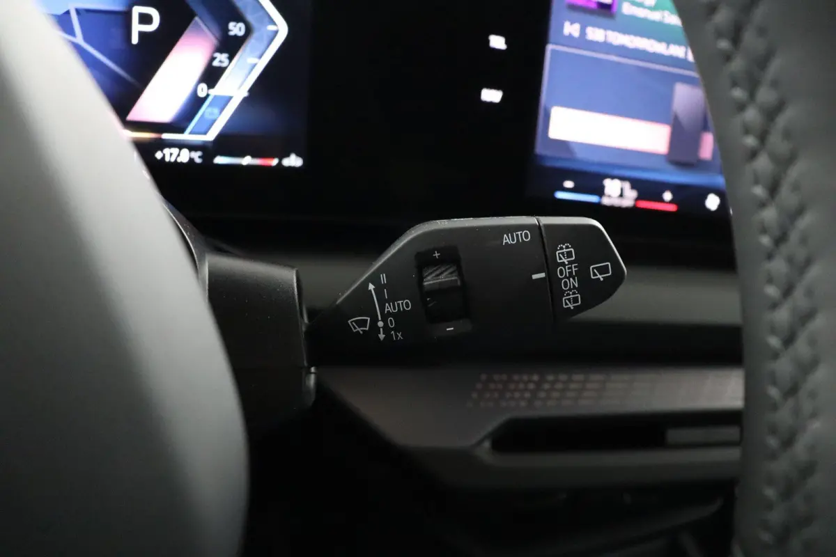 120 M Sport Design Edition | M Sportpakket Pro | voorstoelen verwarmd | achteruitrijcamera | M Adaptief onderstel | Driving Assistant Plus |
