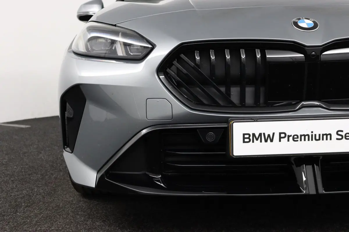 120 M Sport Design Edition | M Sportpakket Pro | voorstoelen verwarmd | achteruitrijcamera | M Adaptief onderstel | Driving Assistant Plus |