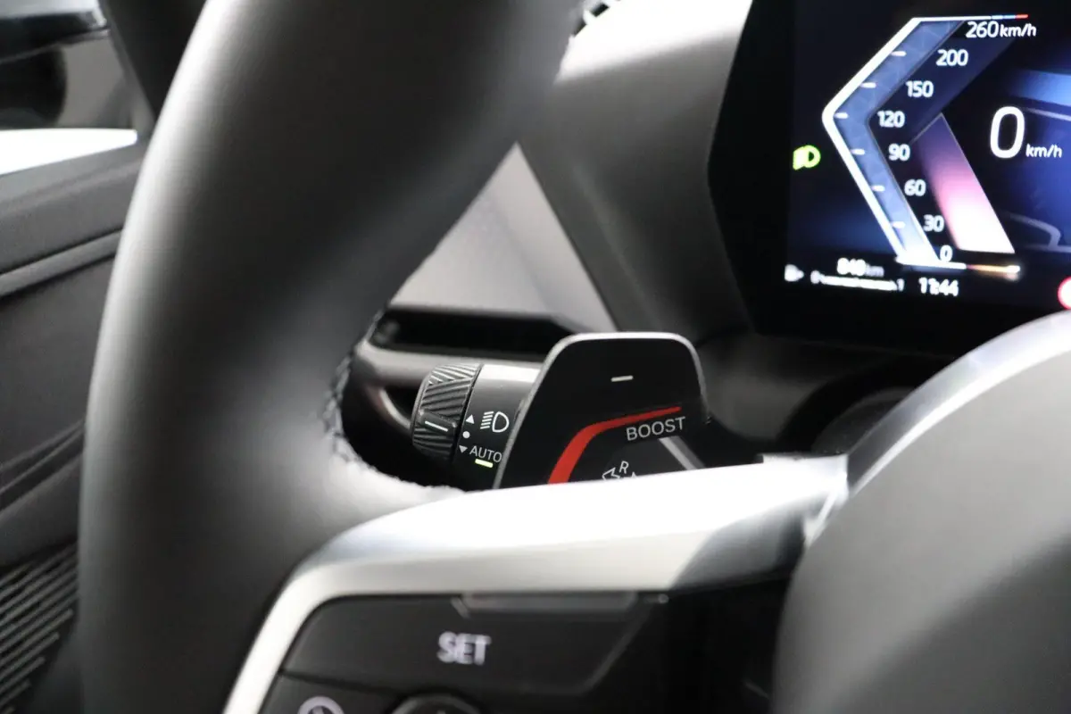 120 M Sport Design Edition | M Sportpakket Pro | voorstoelen verwarmd | achteruitrijcamera | M Adaptief onderstel | Driving Assistant Plus |