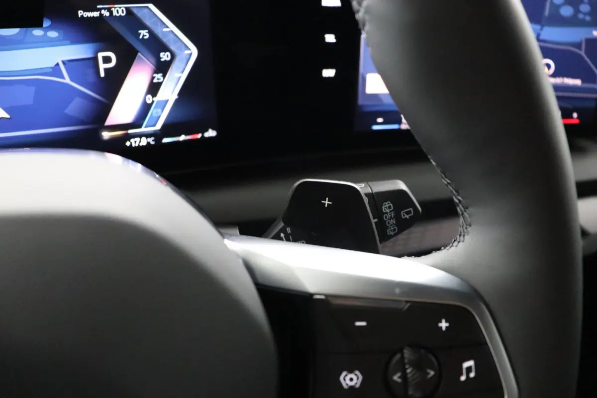 120 M Sport Design Edition | M Sportpakket Pro | voorstoelen verwarmd | achteruitrijcamera | M Adaptief onderstel | Driving Assistant Plus |