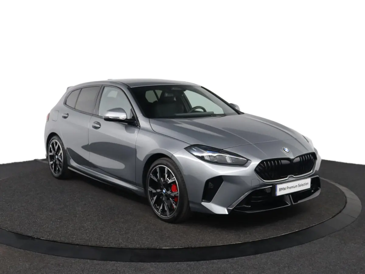 120 M Sport Design Edition | M Sportpakket Pro | voorstoelen verwarmd | achteruitrijcamera | M Adaptief onderstel | Driving Assistant Plus |