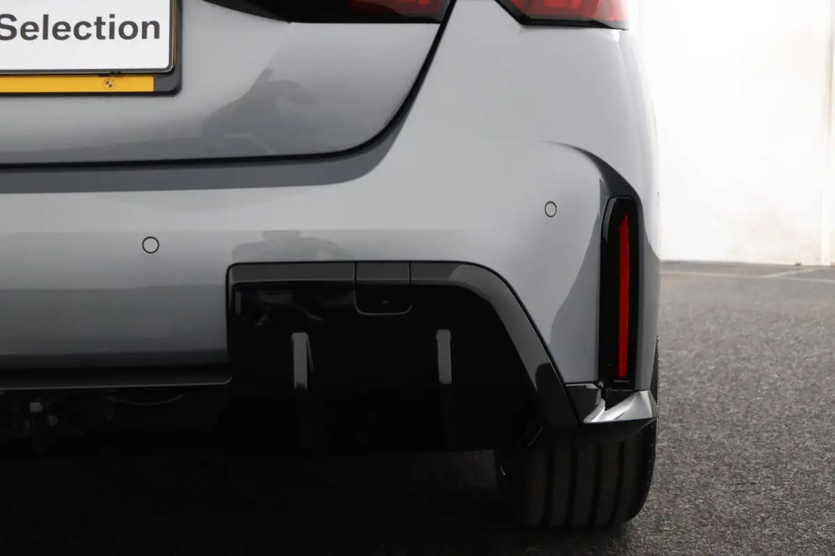 120 M Sport Design Edition | M Sportpakket Pro | voorstoelen verwarmd | achteruitrijcamera | M Adaptief onderstel | Driving Assistant Plus |