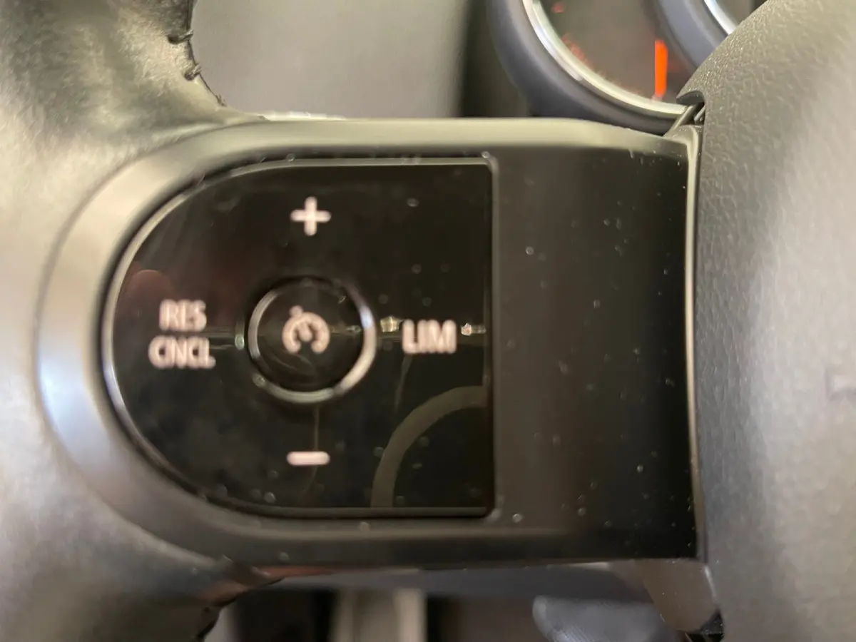 1.5 Cooper ALL4 Classic Airco | Cruise Control | Keyless | LED | LMV 19" | Leder | Navi | Stoel-Stuur&Voorruitverwarming |