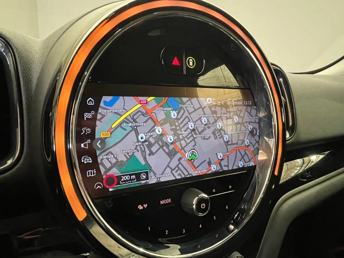 1.5 Cooper ALL4 Classic Airco | Cruise Control | Keyless | LED | LMV 19" | Leder | Navi | Stoel-Stuur&Voorruitverwarming |