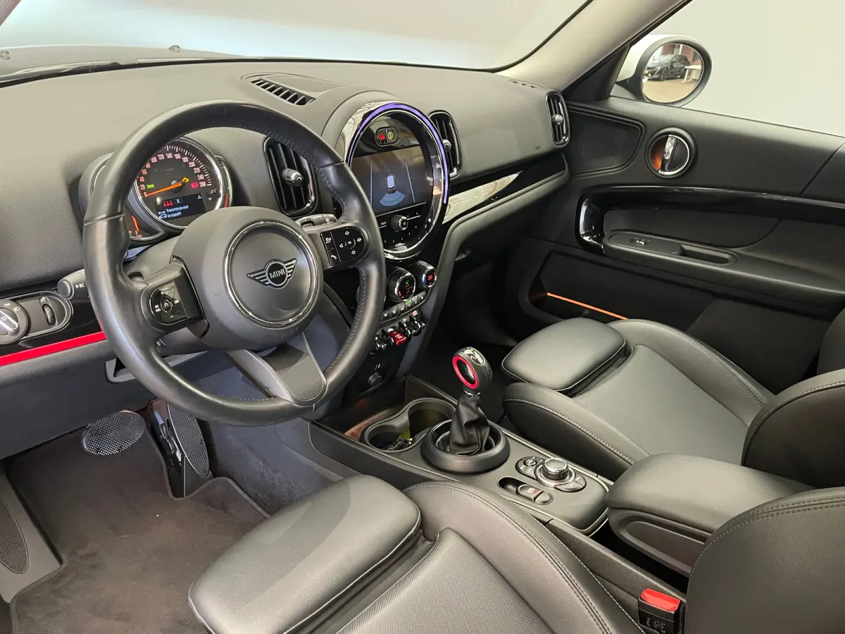 1.5 Cooper ALL4 Classic Airco | Cruise Control | Keyless | LED | LMV 19" | Leder | Navi | Stoel-Stuur&Voorruitverwarming |