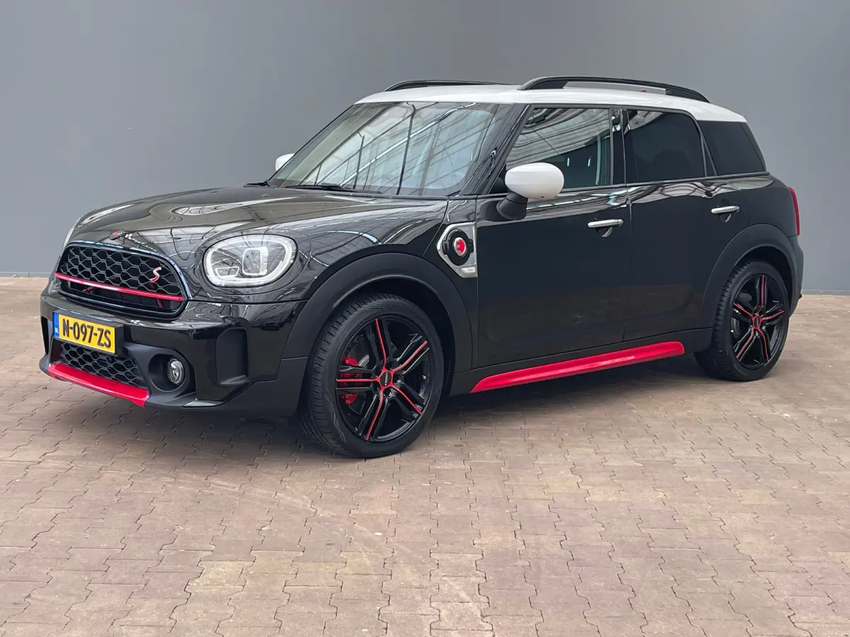 1.5 Cooper ALL4 Classic Airco | Cruise Control | Keyless | LED | LMV 19" | Leder | Navi | Stoel-Stuur&Voorruitverwarming |