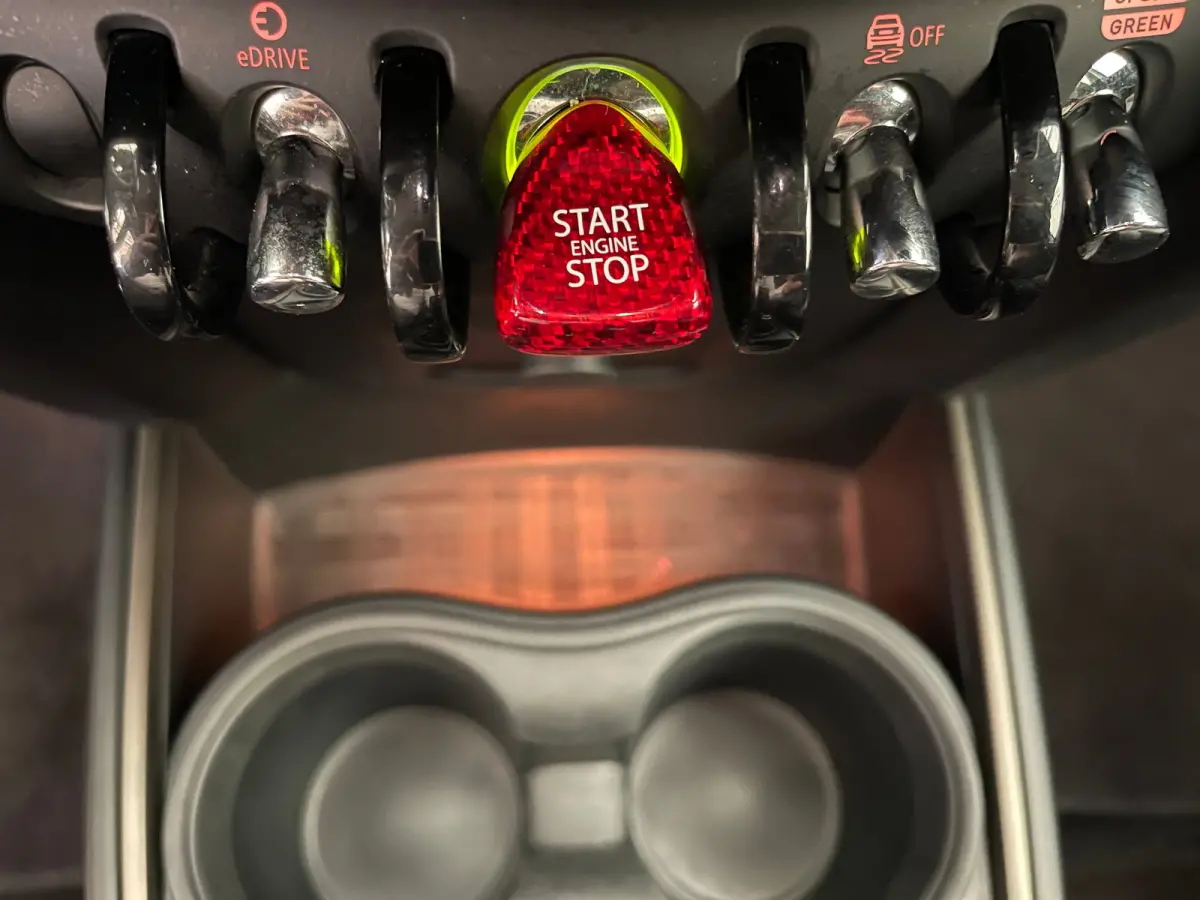 1.5 Cooper ALL4 Classic Airco | Cruise Control | Keyless | LED | LMV 19" | Leder | Navi | Stoel-Stuur&Voorruitverwarming |