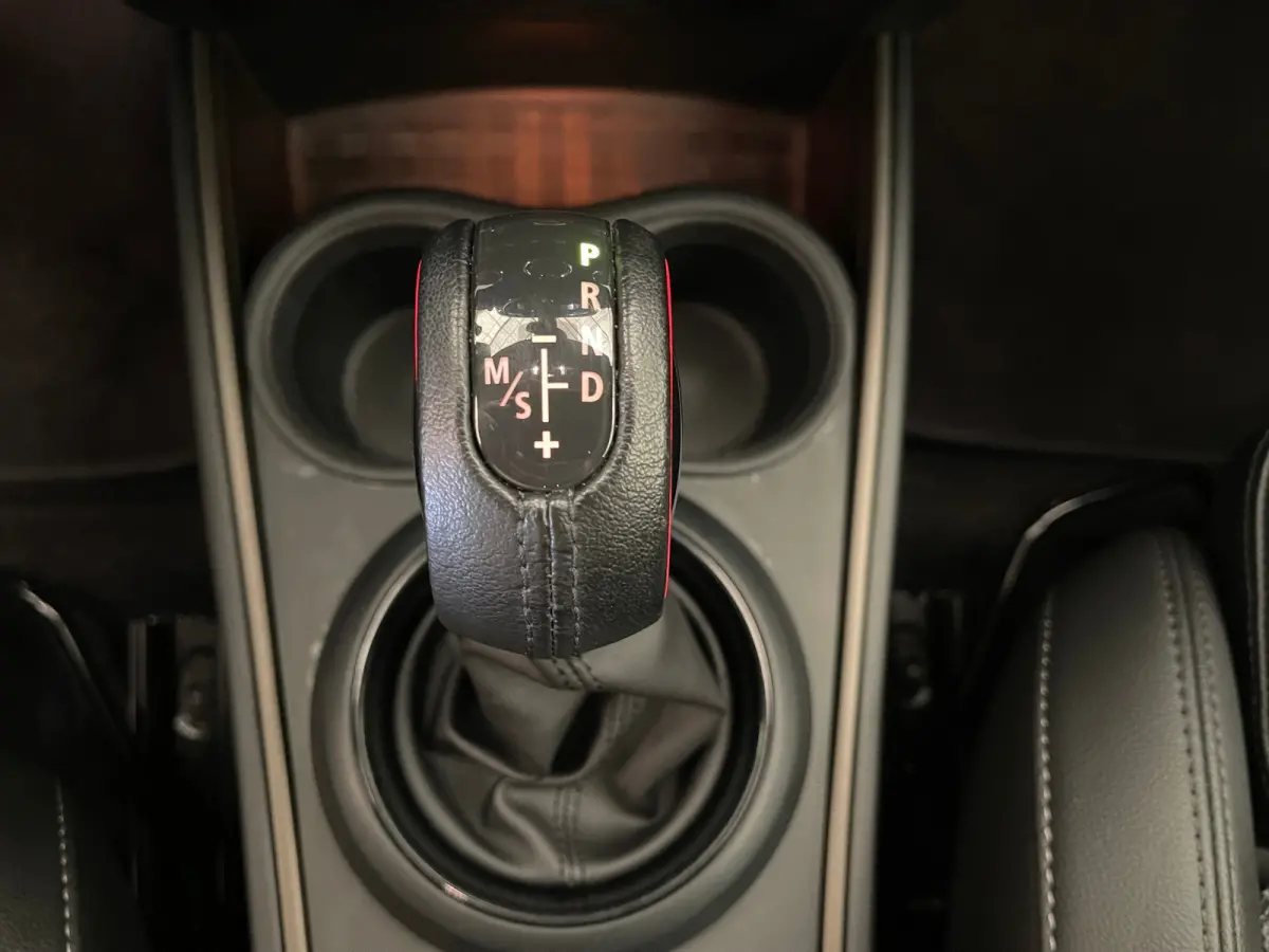 1.5 Cooper ALL4 Classic Airco | Cruise Control | Keyless | LED | LMV 19" | Leder | Navi | Stoel-Stuur&Voorruitverwarming |