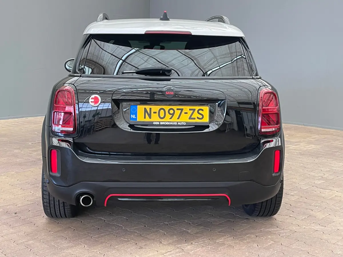 1.5 Cooper ALL4 Classic Airco | Cruise Control | Keyless | LED | LMV 19" | Leder | Navi | Stoel-Stuur&Voorruitverwarming |