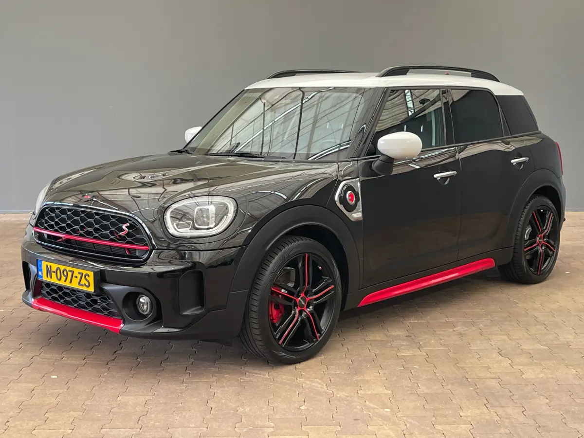 1.5 Cooper ALL4 Classic Airco | Cruise Control | Keyless | LED | LMV 19" | Leder | Navi | Stoel-Stuur&Voorruitverwarming |