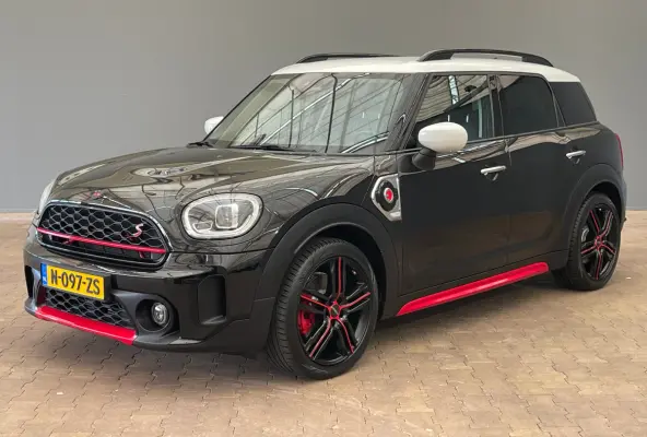 1.5 Cooper ALL4 Classic Airco | Cruise Control | Keyless | LED | LMV 19" | Leder | Navi | Stoel-Stuur&Voorruitverwarming |