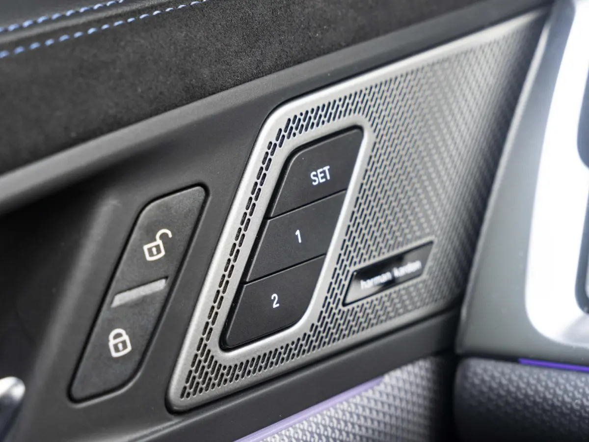 sDrive20i | M Sportpakket | Premium Pack | Comfort Pack | 18 inch | M Adaptief onderstel | Driving Assistent Plus | Harman Kardon | Trekhaak