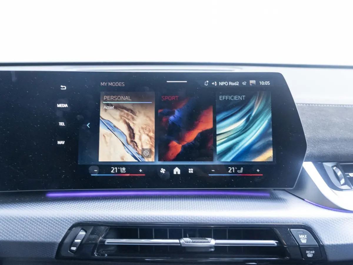 sDrive20i | M Sportpakket | Premium Pack | Comfort Pack | 18 inch | M Adaptief onderstel | Driving Assistent Plus | Harman Kardon | Trekhaak