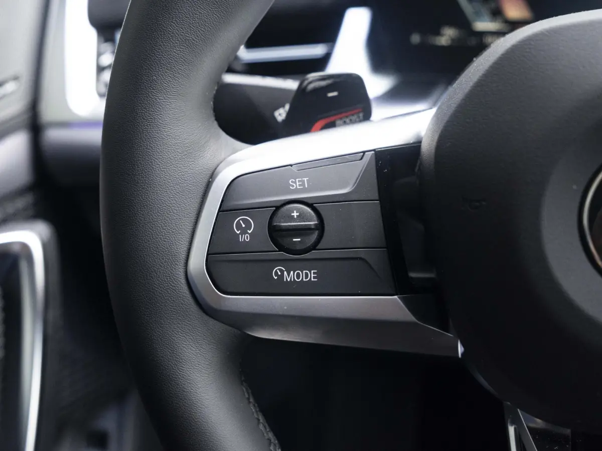 sDrive20i | M Sportpakket | Premium Pack | Comfort Pack | 18 inch | M Adaptief onderstel | Driving Assistent Plus | Harman Kardon | Trekhaak