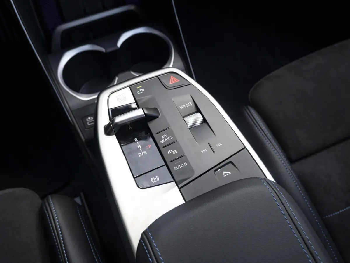 sDrive20i | M Sportpakket | Premium Pack | Comfort Pack | 18 inch | M Adaptief onderstel | Driving Assistent Plus | Harman Kardon | Trekhaak