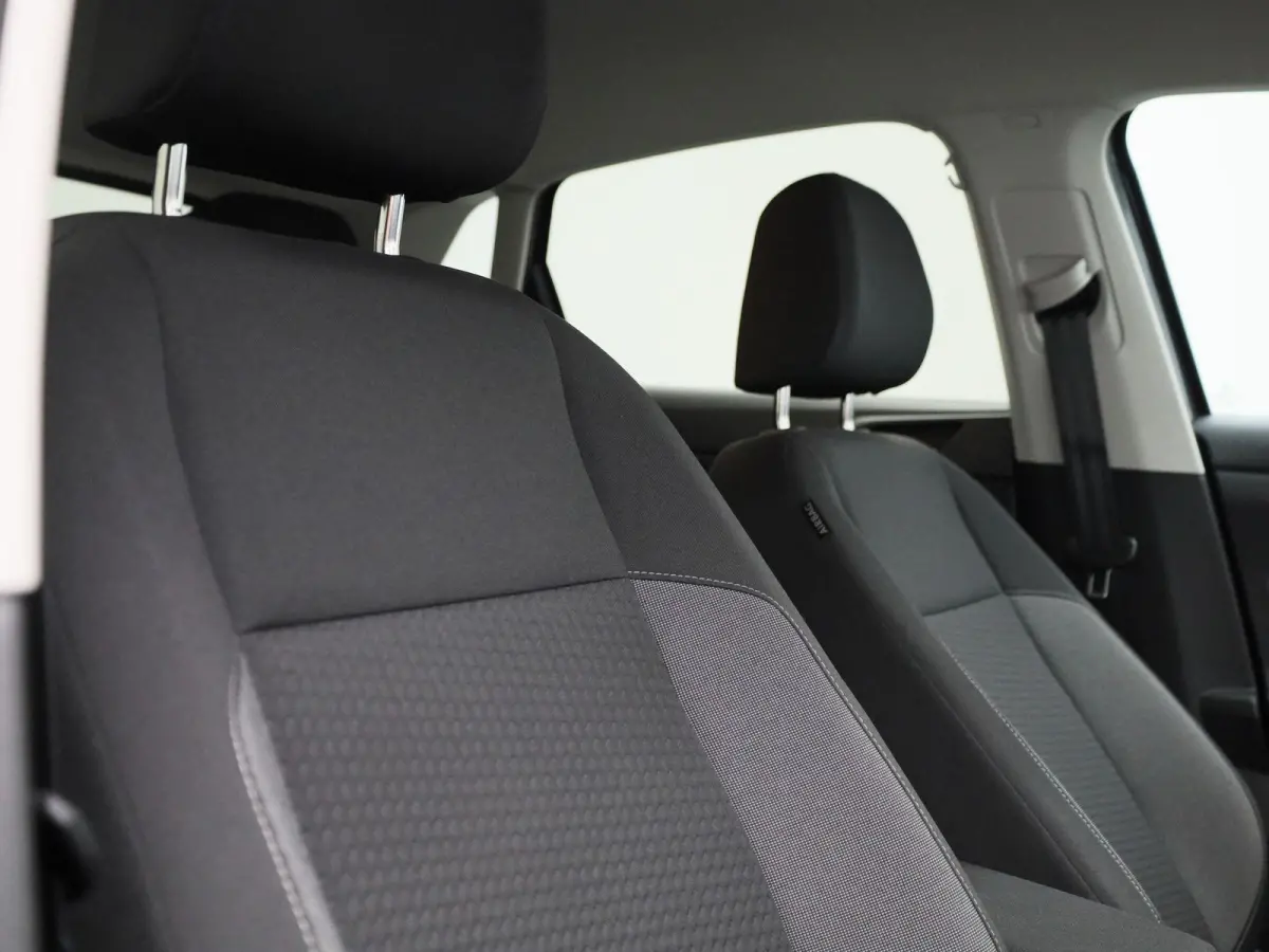 1.0 TSI Life Edition 95 PK | EM | Navigatie | Camera | Parkeersensoren | Adaptive Cruise Control | Apple Carplay | Android Auto | Privacy glas | LED | DAB | Digital Cockpit |