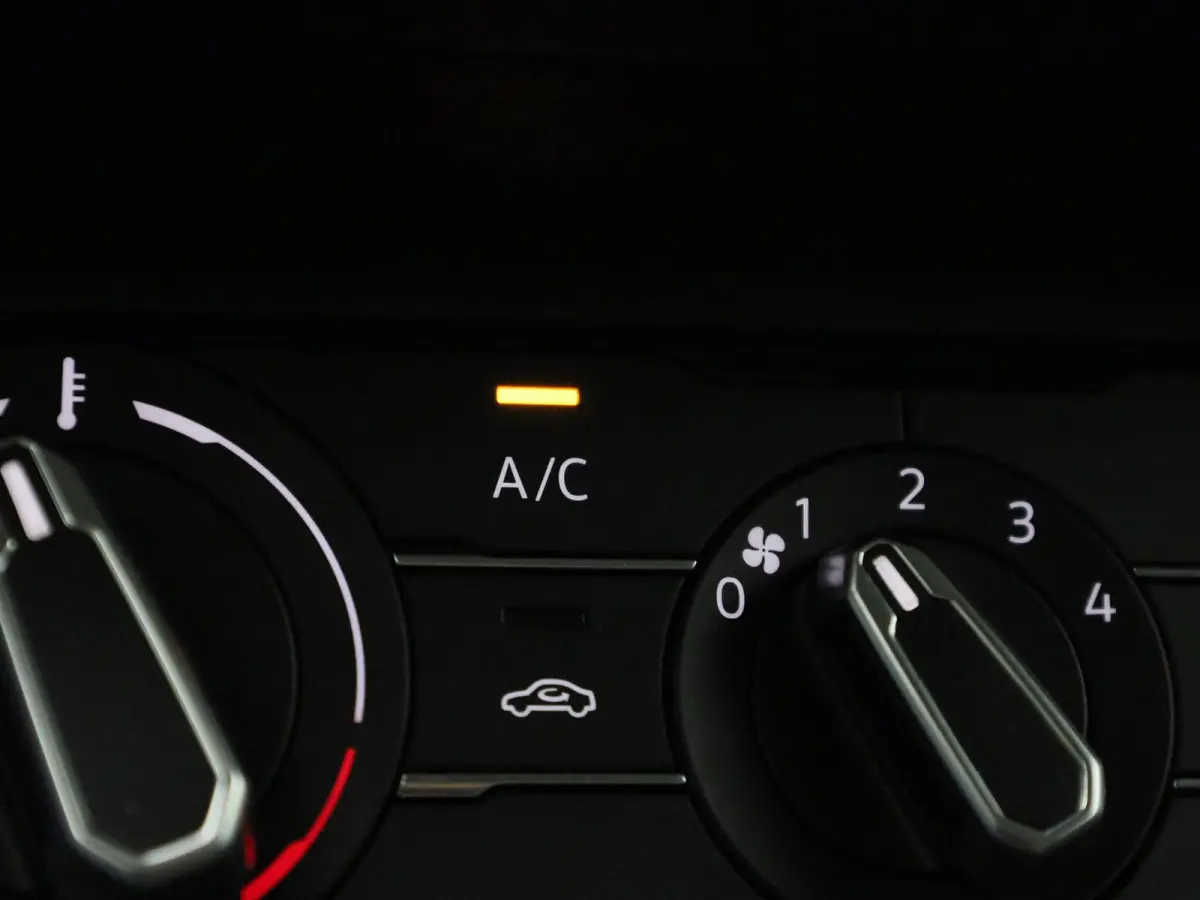 1.0 TSI Life Edition 95 PK | EM | Navigatie | Camera | Parkeersensoren | Adaptive Cruise Control | Apple Carplay | Android Auto | Privacy glas | LED | DAB | Digital Cockpit |