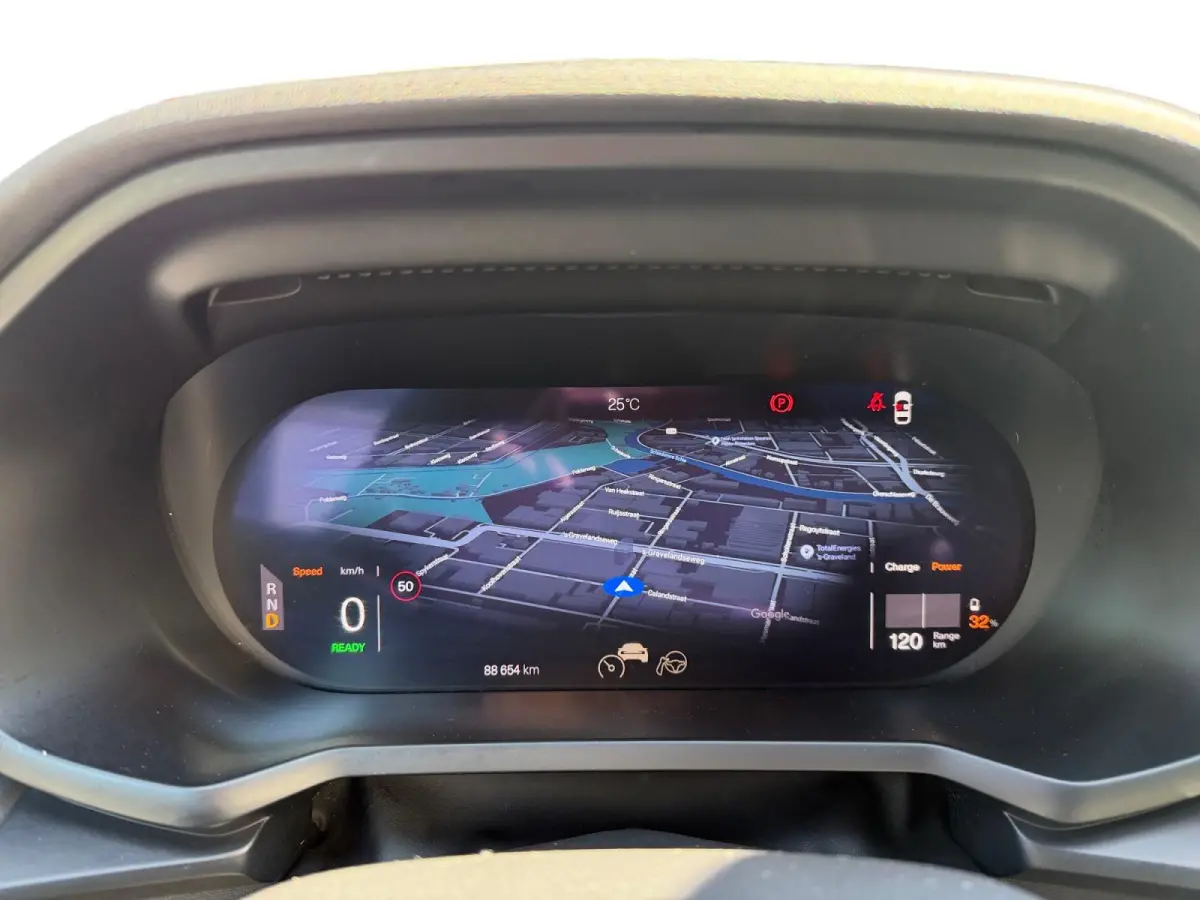 Long Range Dual Motor Performance Plus 82 kWh 90 % SOH! Uniek 469PK | Gele gordels + klauwen | Full leather | Glassroof | Stoelverwarming + verkoeling |