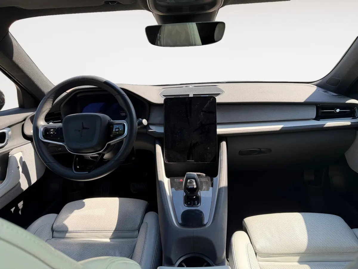 Long Range Dual Motor Performance Plus 82 kWh 90 % SOH! Uniek 469PK | Gele gordels + klauwen | Full leather | Glassroof | Stoelverwarming + verkoeling |