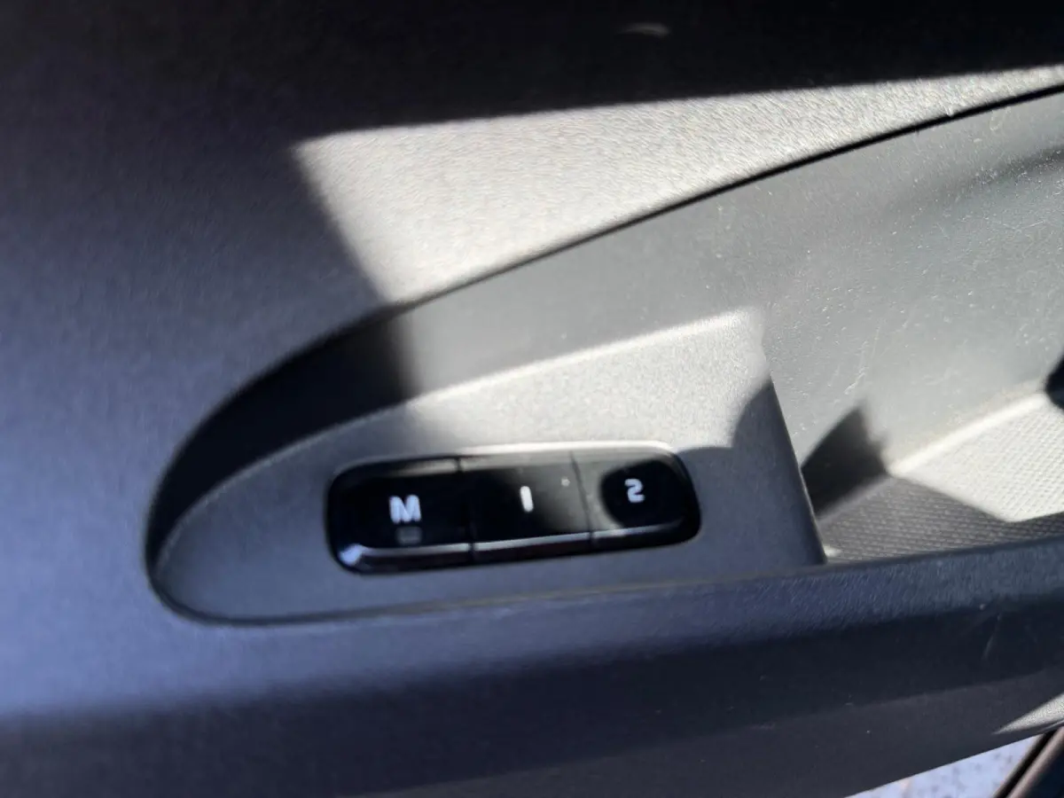 Long Range Dual Motor Performance Plus 82 kWh 90 % SOH! Uniek 469PK | Gele gordels + klauwen | Full leather | Glassroof | Stoelverwarming + verkoeling |