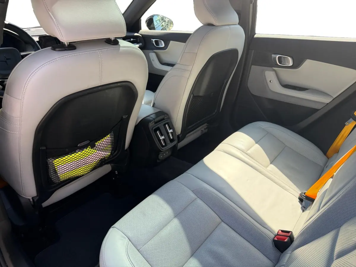Long Range Dual Motor Performance Plus 82 kWh 90 % SOH! Uniek 469PK | Gele gordels + klauwen | Full leather | Glassroof | Stoelverwarming + verkoeling |