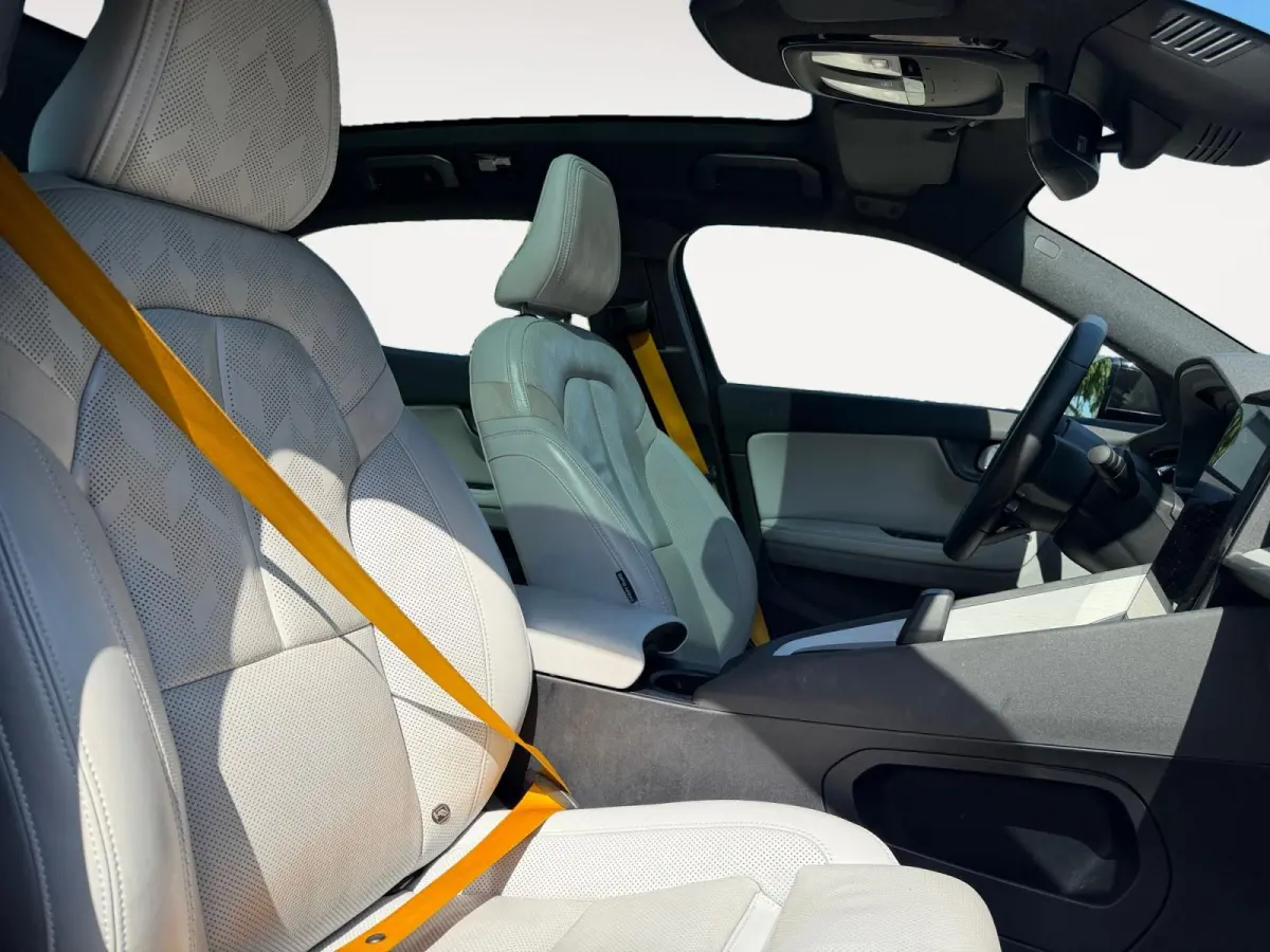 Long Range Dual Motor Performance Plus 82 kWh 90 % SOH! Uniek 469PK | Gele gordels + klauwen | Full leather | Glassroof | Stoelverwarming + verkoeling |